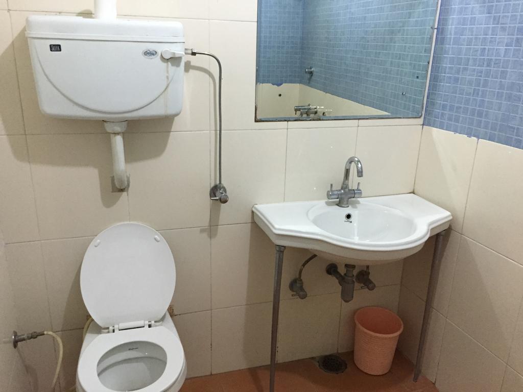 Hotel Swastik Dzsammu Szoba fotó